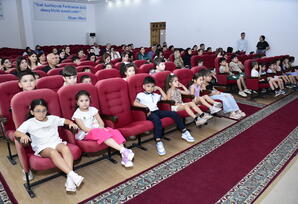 Xətai rayonunda birincilərlə görüş keçirilib