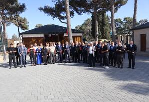 Şəhidlər Həmidağa Hüseynzadənin və Rəşad Mikayılzadənin məzarları ziyarət olunub FOTOLAR