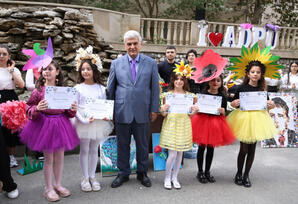 Pedaqoji Universitetdə ekosərgi: “Atma, yarat”