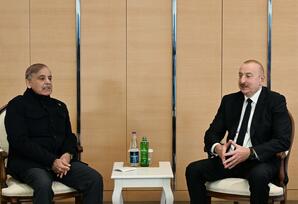 İlham Əliyev Pakistanın Baş naziri ilə görüşüb - FOTOLAR