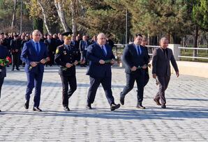 Ulu Öndər Heydər Əliyevin anım günü ilə əlaqədar Laçın rayon təşkilatında dəyirmi masa keçirilib