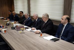 Tahir Budaqovla Qırğız Respublikasının Azərbaycandakı səfiri Maksat Mamıtkanov arasında görüş keçirilib