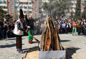 Paytaxtın abad məhəllələrindəki Novruz şənlikləri davam edir - FOTOLAR 