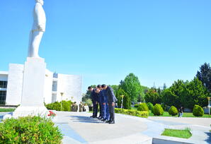 Xalqın qəlbində əbədi yaşayan dahi şəxsiyyət - FOTOLAR