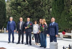 AMEA-DA ULU ÖNDƏRİN İLDÖNÜMÜNƏ HƏSR EDiLMİŞ TƏDBİR KEÇİRİLİB FOTOLAR