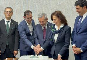 V D Academy-nin Azərbaycandakı ofisi fəaliyyətə başladı FOTOLAR