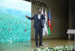 Heydər Əliyevin 102-ci ildönümünə dair tədbirdə 308 tələbəyə “Adlı təqaüd” verilib - FOTOLAR