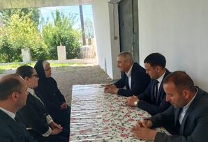Qobustan rayonunun Cəyirli kəndindən olan Şəhid Elxan Məmmədovun ailəsini ziyarət edilib