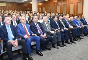 Yasamal rayonunda “Müstəqilliyə aparan yolda Ulu Öndər Heydər Əliyevin müdrikliyi” mövzusunda tədbir keçirilib