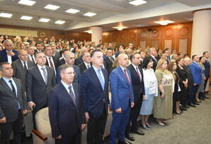 Yasamal rayonunda “Müstəqilliyə aparan yolda Ulu Öndər Heydər Əliyevin müdrikliyi” mövzusunda tədbir keçirilib