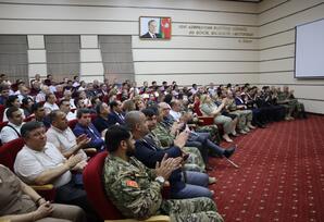 Yeni Azərbaycan Partiyası Yasamal rayon təşkilatında “Dəmir Yumruq: Siyasi İradə və Güclü Ordu” adlı tədbir keçirilib
