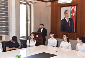 Nəsimidə ali  məktəblərə qəbul imtahanlarında yüksək bal toplayan məzunlarla görüş keçirilib Tədbir