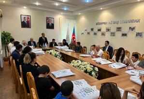 Nəsimi rayonunda “Bilik Günü” münasibətilə xeyriyyə tədbiri keçirilib