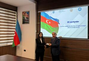 Nəsimi rayonunda "Azərbaycanda Dövlət Suverenliyi Günü" mövzusunda dəyirmi masa keçirilib