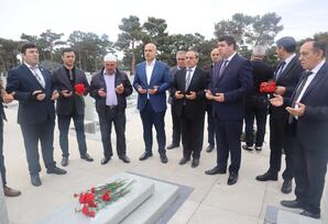 Şəhid Vəliyulla Əliyev və Hüseyn Novruzzadənin məzarları ziyarət olunub