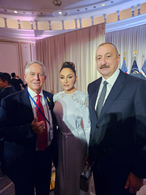 Prezident və birinci xanım Mehriban Əliyeva rəsmi qəbulda iştirak ediblər