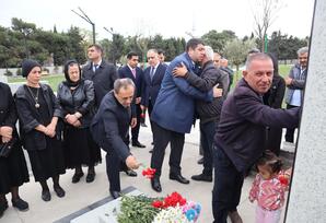 Hərbi Memorial Məzarlıqda 44 günlük Vətən müharibəsi şəhidləri Həmidağa Hüseynzadə və Rəşad Mikayılzadənin məzarları ziyarət olunub
