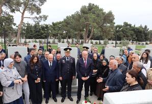 Hərbi Memorial Məzarlıqda 44 günlük Vətən müharibəsi şəhidləri Həmidağa Hüseynzadə və Rəşad Mikayılzadənin məzarları ziyarət olunub