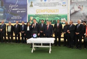 AMEA-nın təsis edilməsinin 80 illiyinə həsr olunmuş minifutbol idman növü üzrə yarışların açılış mərasimi baş tutub