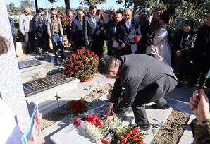 Hərbi Memorial Məzarlıqda 44 günlük Vətən müharibəsi şəhidlərinin əziz xatirələri yad olunub