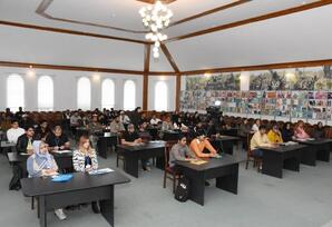 Odlar Yurdu Universitetində əcnəbi tələbələr üçün "Miqrasiya qaydaları"adlı tədbir keçirilib
