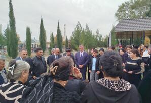 Vətən müharibəsi şəhidi Emin Əmrahovun ildönümündə xatirəsi anılıb