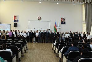 Gəncədə YAP sıralarına yeni qoşulanlara üzvlük vəsiqələri təqdim edilib