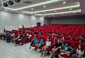 Uşaqlara yol hərəkəti qaydaları aşılanır FOTOLAR