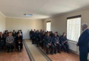 Milli Məclisin deputatı Vüqar Rəhimzadə seçiciləri ilə görüşüb FOTOLAR