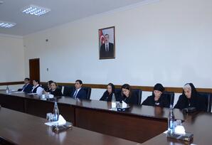 Kürdəmirdə “Konstitusiya və Suverenlik ili” çərçivəsində 8 Noyabr – Zəfər Gününə həsr olunan dəyirmi masa keçirilib