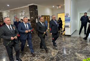 "Qəhrəmanların izi ilə"