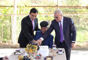 Milli Məclisin deputatı Anar Məmmədov şəhid ailəsini ziyarət edib