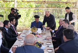 Milli Məclisin deputatı Anar Məmmədov şəhid ailəsini ziyarət edib