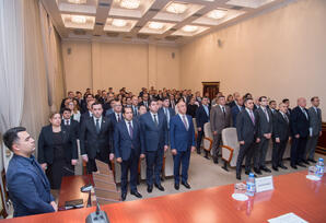 Yasamal rayonunda "Yeni Azərbaycan Partiyası: 33 illik milli və siyasi güc" adlı tədbir keçirilib