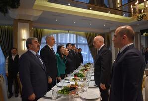 Yasamal rayonunda"Yeni Azərbaycan Partiyası: 33 illikİ İnkişaf və Zəfər Yolu" adlı tədbir keçirilib