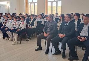 Kənd məktəbində “Şagirdlər və şairlər” FOTOLAR