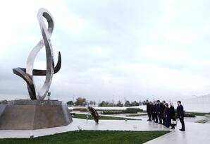 TDT Fəxri xiyabanı və Zəfər parkını ziyarət ediblər