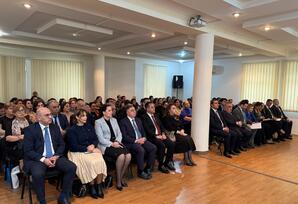 YAP Nəsimi rayon təşkilatında ərazi partiya təşkilatlarının sədrləri ilə görüş keçirilib