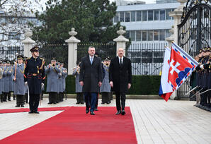 Prezidentin Bratislavada rəsmi qarşılanma mərasimi olub