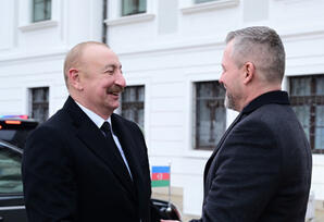 Prezidentin Bratislavada rəsmi qarşılanma mərasimi olub