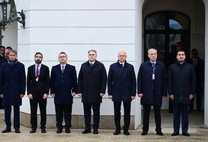 Prezidentin Bratislavada rəsmi qarşılanma mərasimi olub