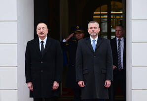 Prezidentin Bratislavada rəsmi qarşılanma mərasimi olub