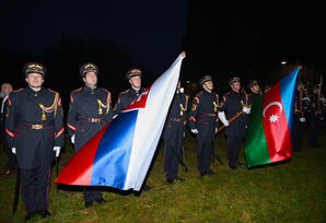 “Azadlıq Qapısı” abidəsini ziyarət