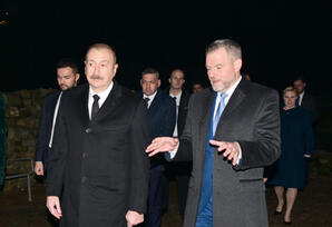 Prezidentlər Bratislavada Devin qəsrində olublar