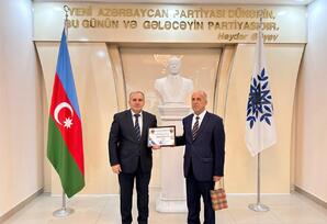 YAP Kürdəmir rayon təşkilatında partiya veteranının 75 illik yubileyi münasibətilə görüş keçirilib