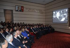 YAP Yasamal rayon təşkilatında “Nə qədər Azərbaycan var, Heydər Əliyev də var olacaq!” adlı tədbir keçirilib