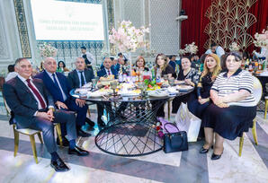 Sabunçu rayonunda “31 dekabr - Dünya Azərbaycanlılarının Həmrəyliyi Günü” münasibətilə “Şanlı Zəfərdən Yeni Zirvələrə: Qalib Xalq-Güclü Dövlət” mövzusunda tədbir keçirilib