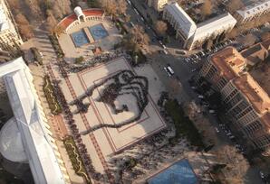 Gəncədə “Dəmir yumruq və Sülh göyərçini” adlı fləşmob keçirilib