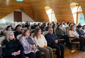 Göygöldə “Şəhərsalma və Memarlıq İli” çərçivəsində “Çoxəsrlik zəngin keçmişdən-çiçəklənən gələcəyə” adlı tədbir keçirilib - FOTOLAR