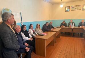 YAP Göygöl rayon təşkilatı üzrə Qarabulaq kənd ərazi partiya təşkilatında seçki yığıncağı keçirilib - FOTOLAR